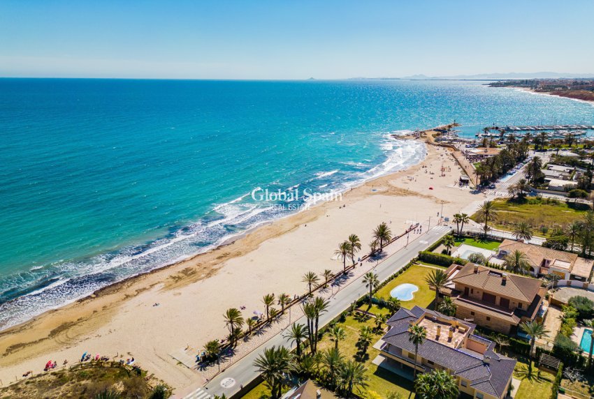 Wiederverkauf - VILLA -
DEHESA DE CAMPOAMOR - Costa Blanca