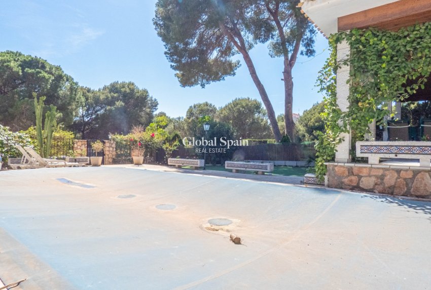 Wiederverkauf - VILLA -
DEHESA DE CAMPOAMOR - Costa Blanca