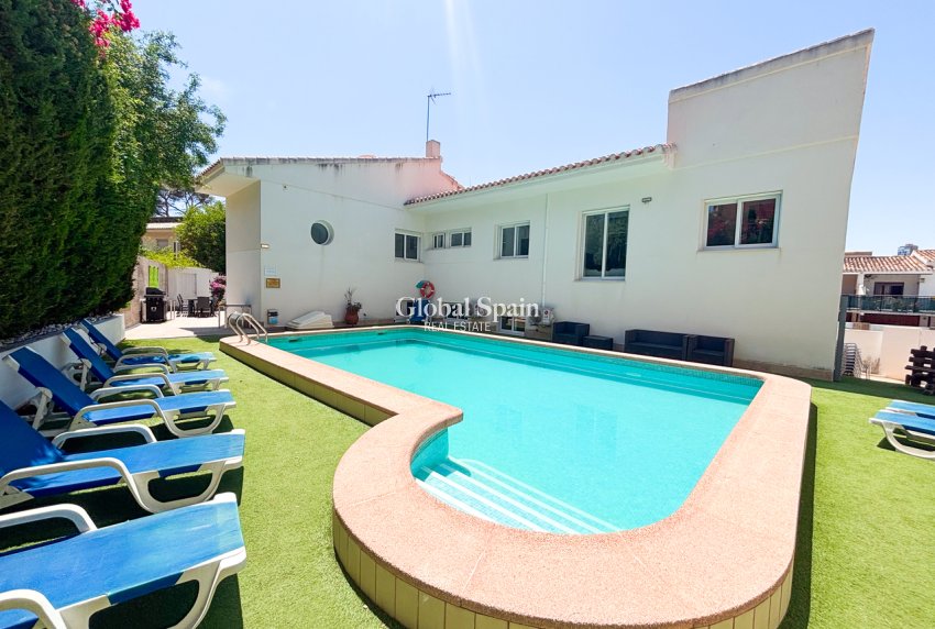 Wiederverkauf - VILLA -
DEHESA DE CAMPOAMOR - Costa Blanca