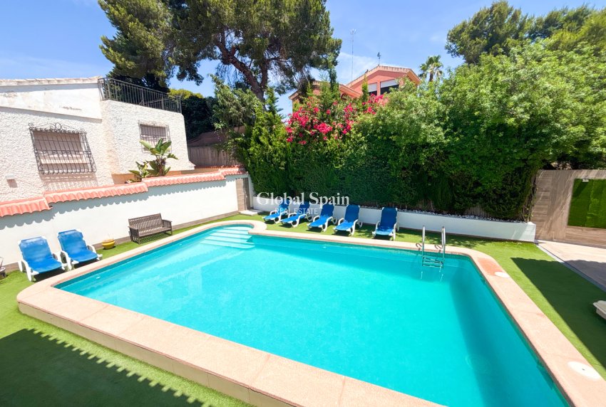 Wiederverkauf - VILLA -
DEHESA DE CAMPOAMOR - Costa Blanca