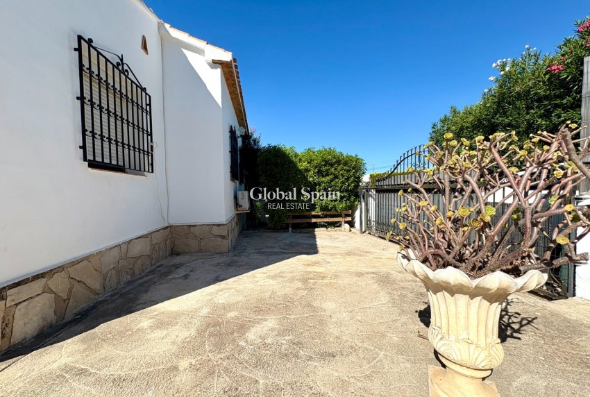 Wiederverkauf - VILLA -
DENIA - Montgó