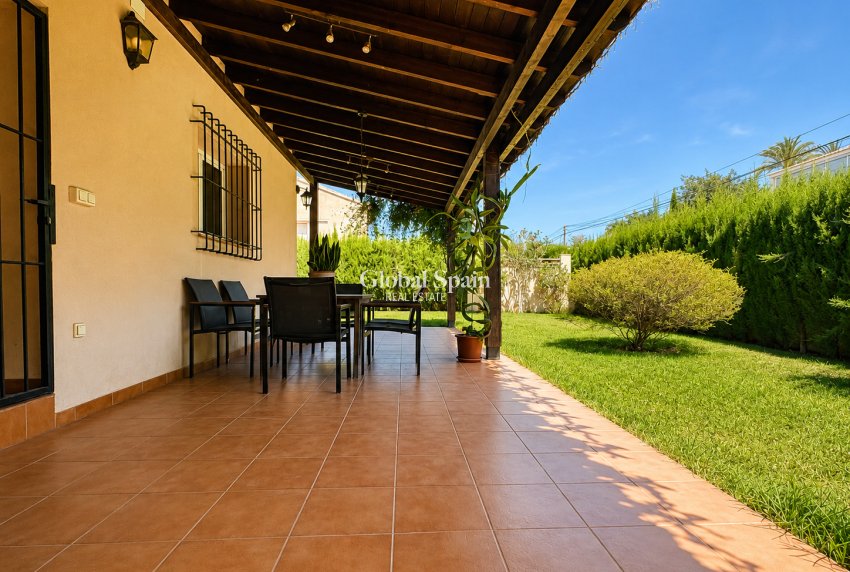Wiederverkauf - VILLA -
DENIA - Montgó