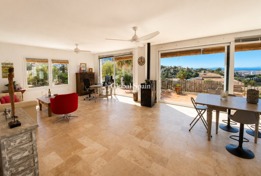 Wiederverkauf - VILLA -
DENIA - Montgó