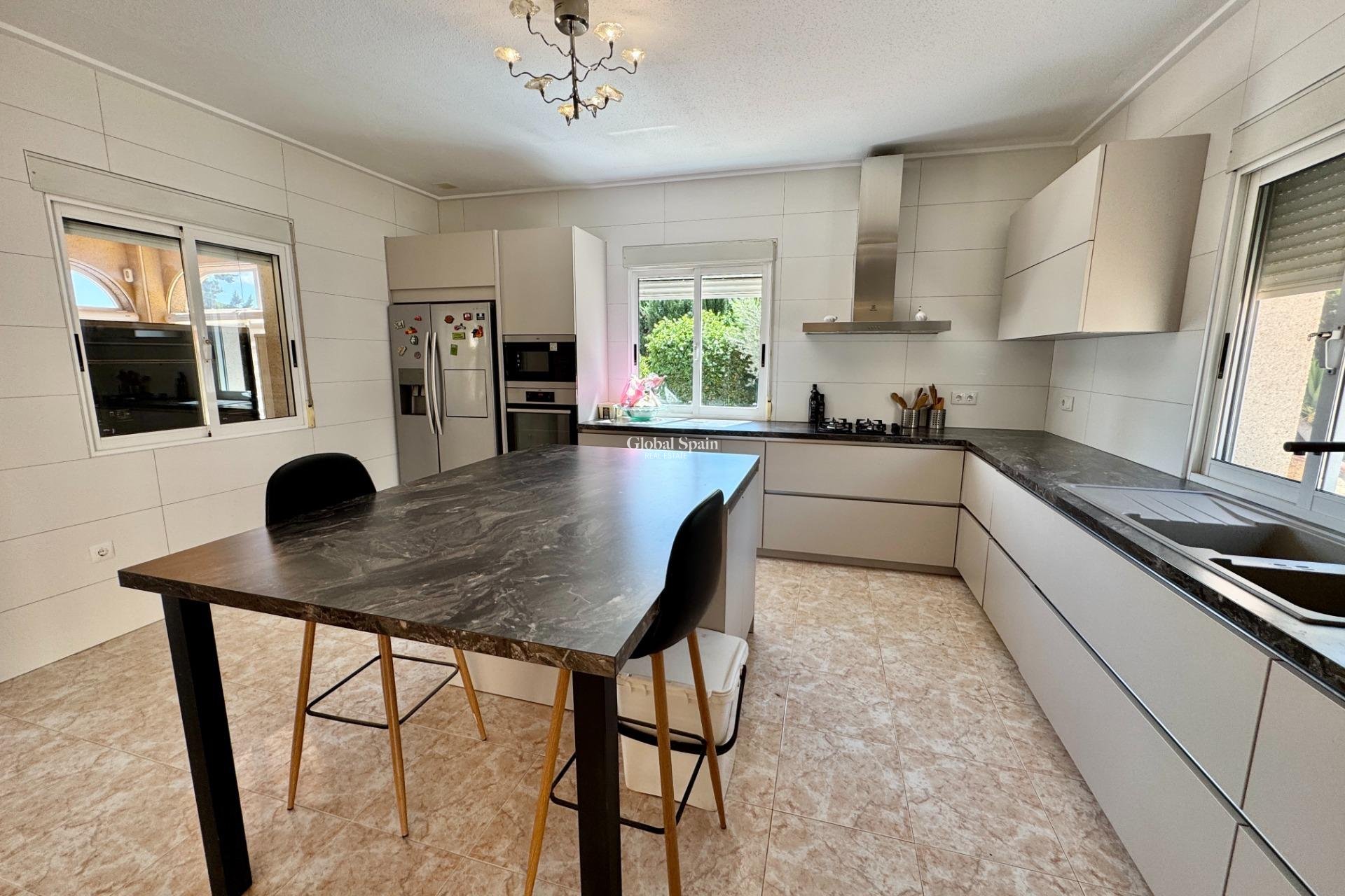 Wiederverkauf - VILLA -
DOLORES - Cmno. Escorredor