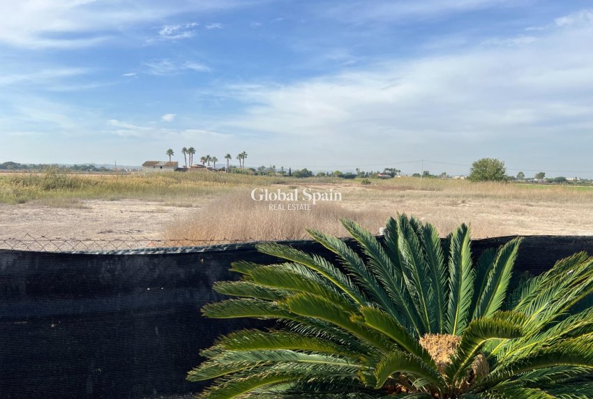 Wiederverkauf - VILLA -
DOLORES - Cmno. Escorredor