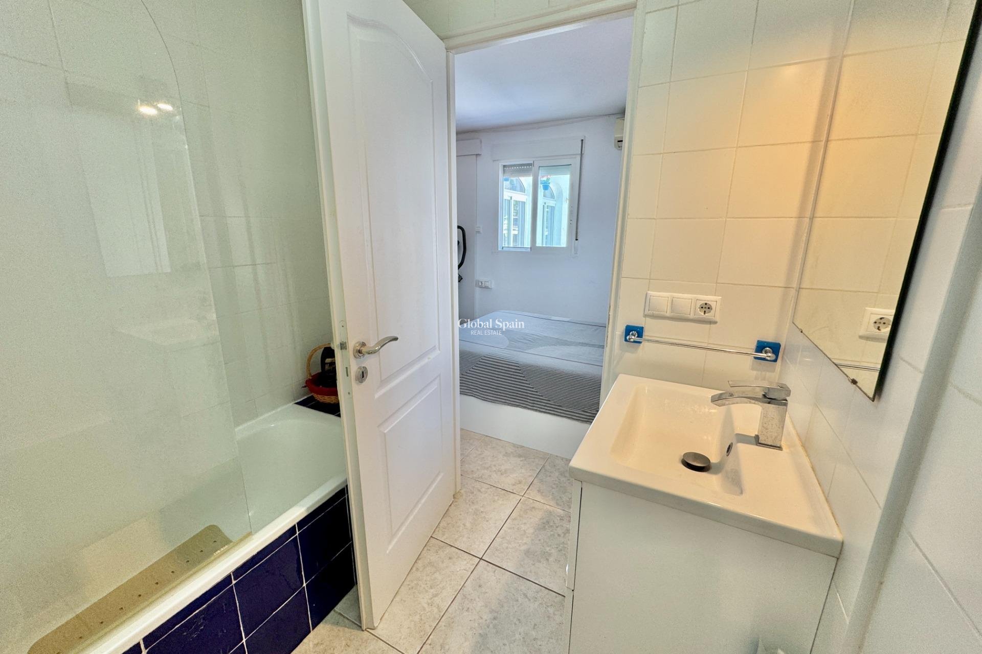 Wiederverkauf - VILLA -
DOLORES - Comunidad Valenciana