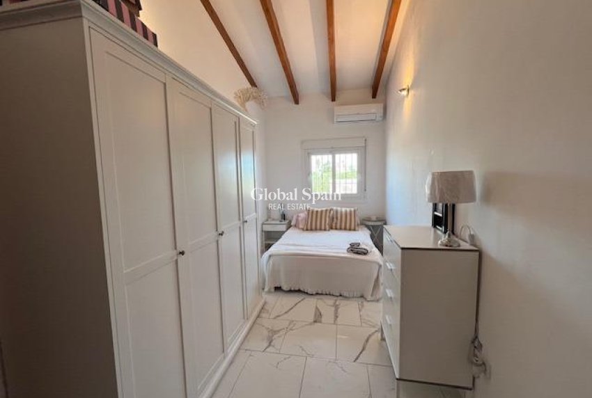 Wiederverkauf - VILLA -
DOLORES - Comunidad Valenciana