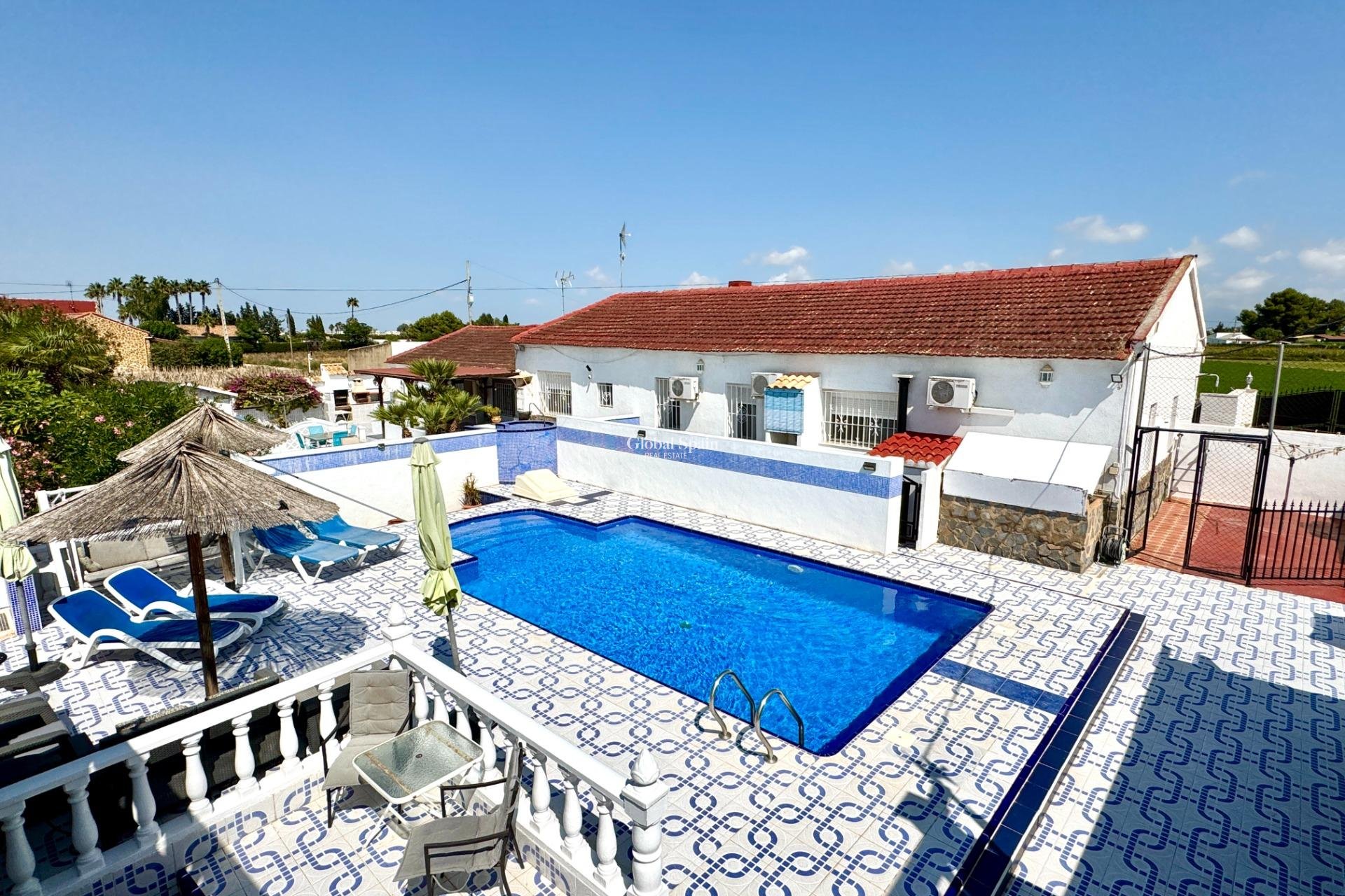 Wiederverkauf - VILLA -
DOLORES - Comunidad Valenciana