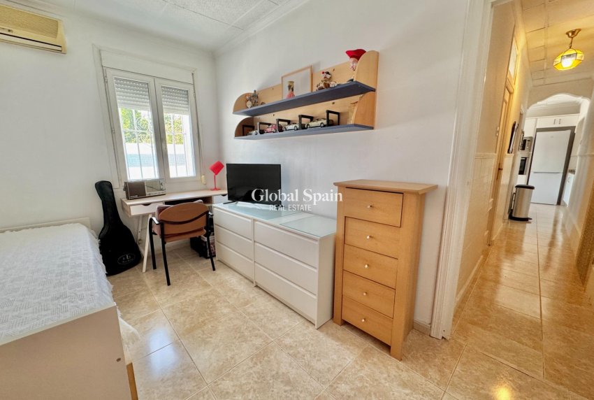 Wiederverkauf - VILLA -
DOLORES - Comunidad Valenciana