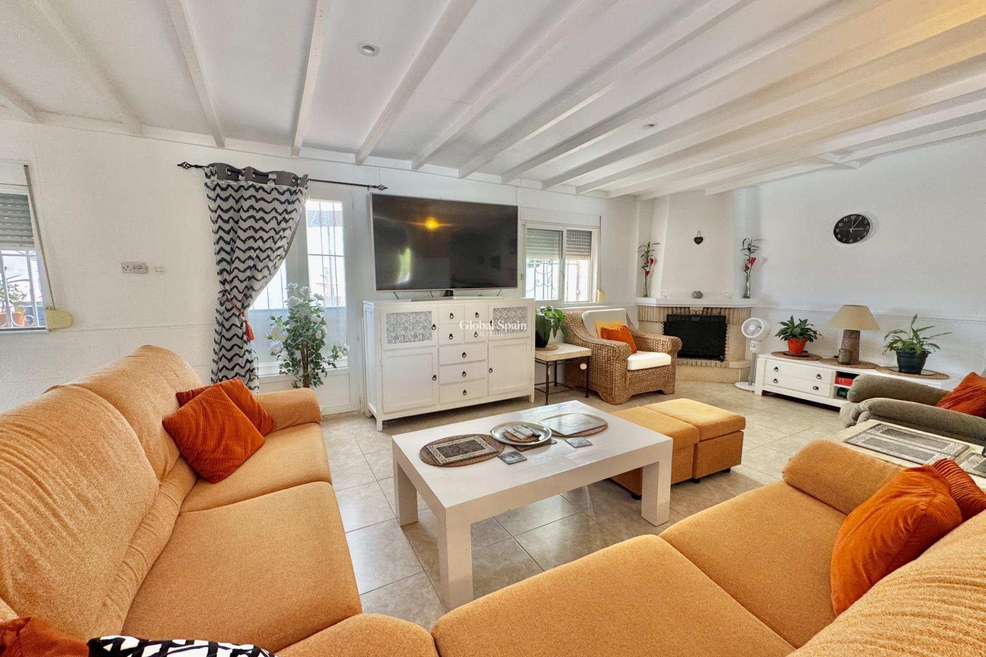 Wiederverkauf - VILLA -
DOLORES - Comunidad Valenciana