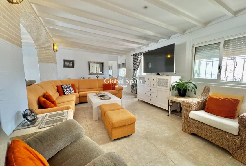Wiederverkauf - VILLA -
DOLORES - Comunidad Valenciana