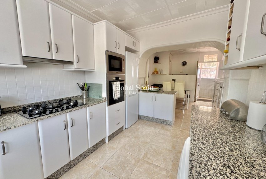 Wiederverkauf - VILLA -
DOLORES - Comunidad Valenciana