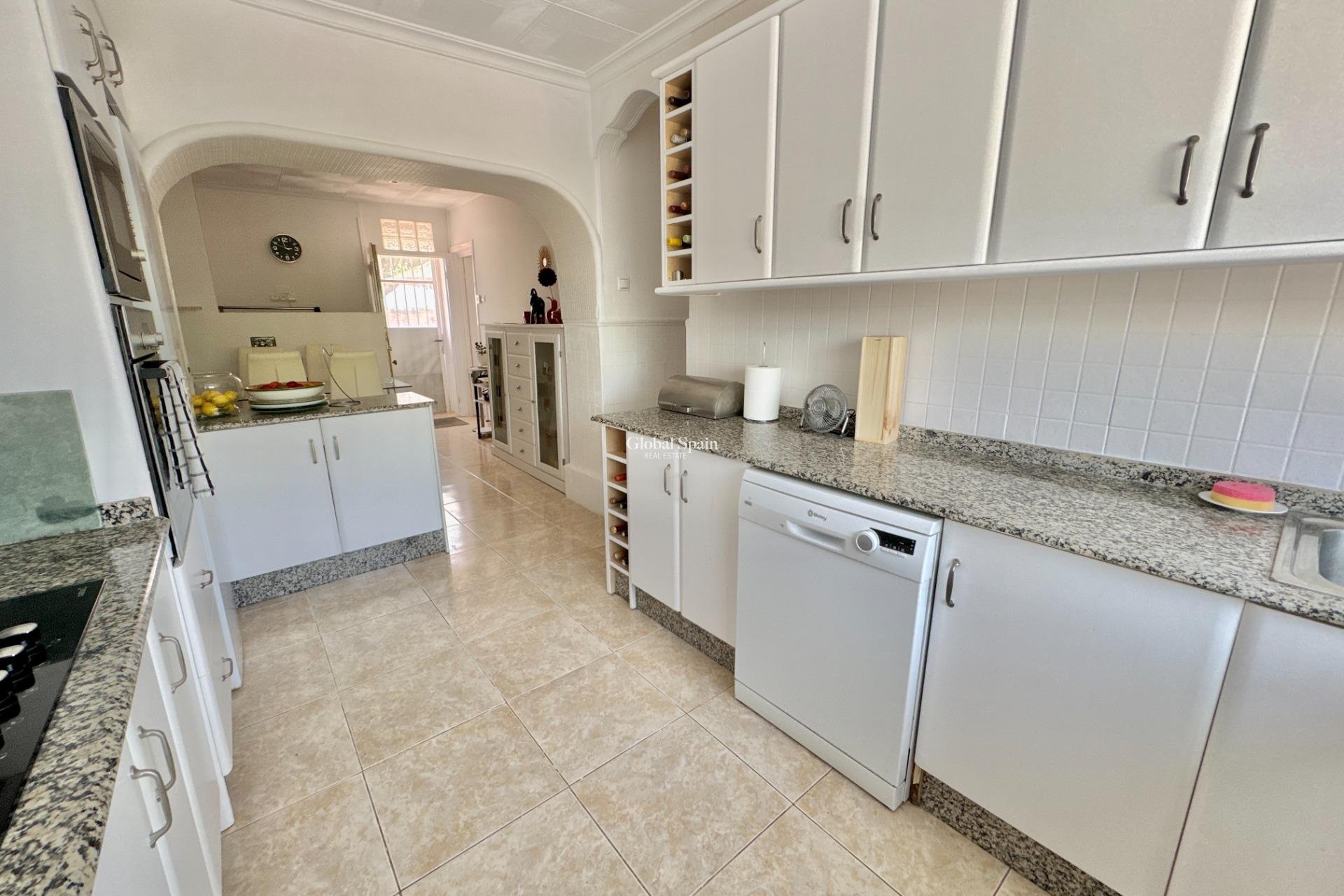 Wiederverkauf - VILLA -
DOLORES - Comunidad Valenciana