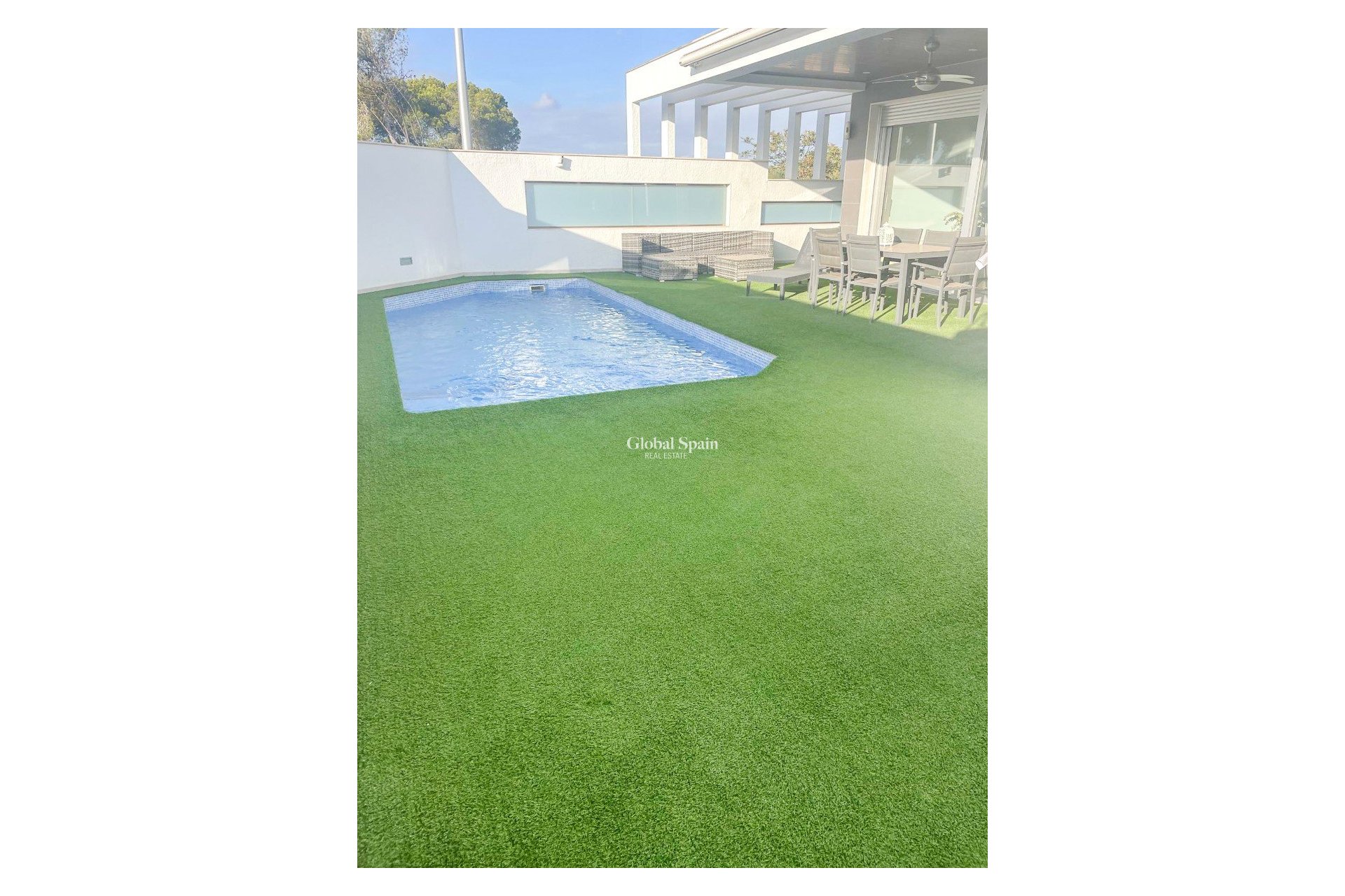 Wiederverkauf - Villa / Doppelhaushälfte -
ORIHUELA COSTA - MIL PALMERAS 