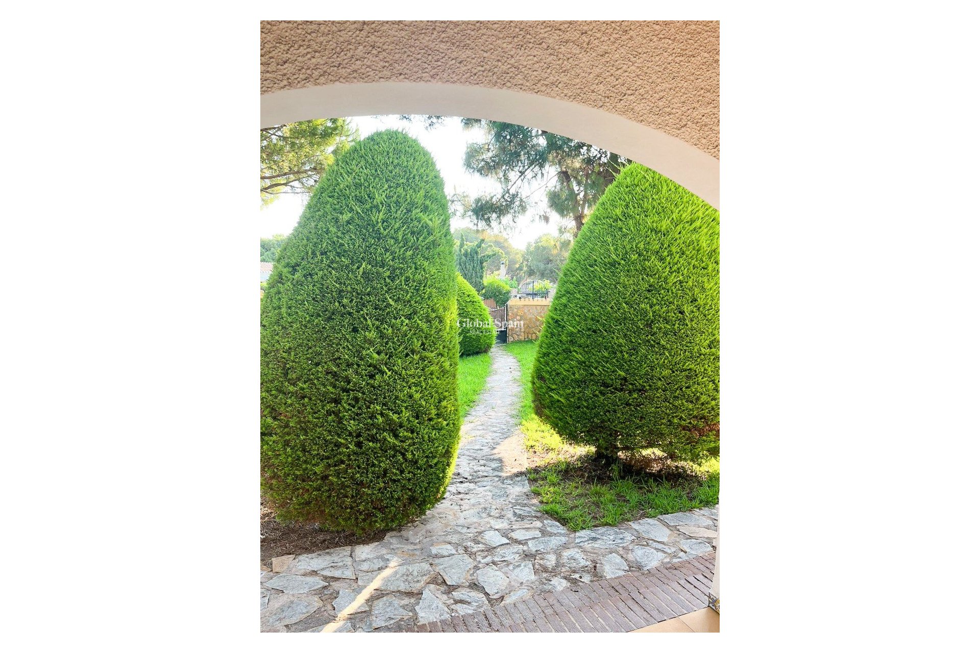 Wiederverkauf - Villa / Doppelhaushälfte -
ORIHUELA COSTA - Punta Prima