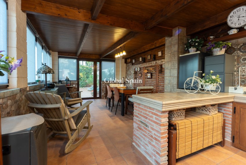 Wiederverkauf - Villa / Doppelhaushälfte -
TORREVIEJA - LOS BALCONES - LOS ALTOS