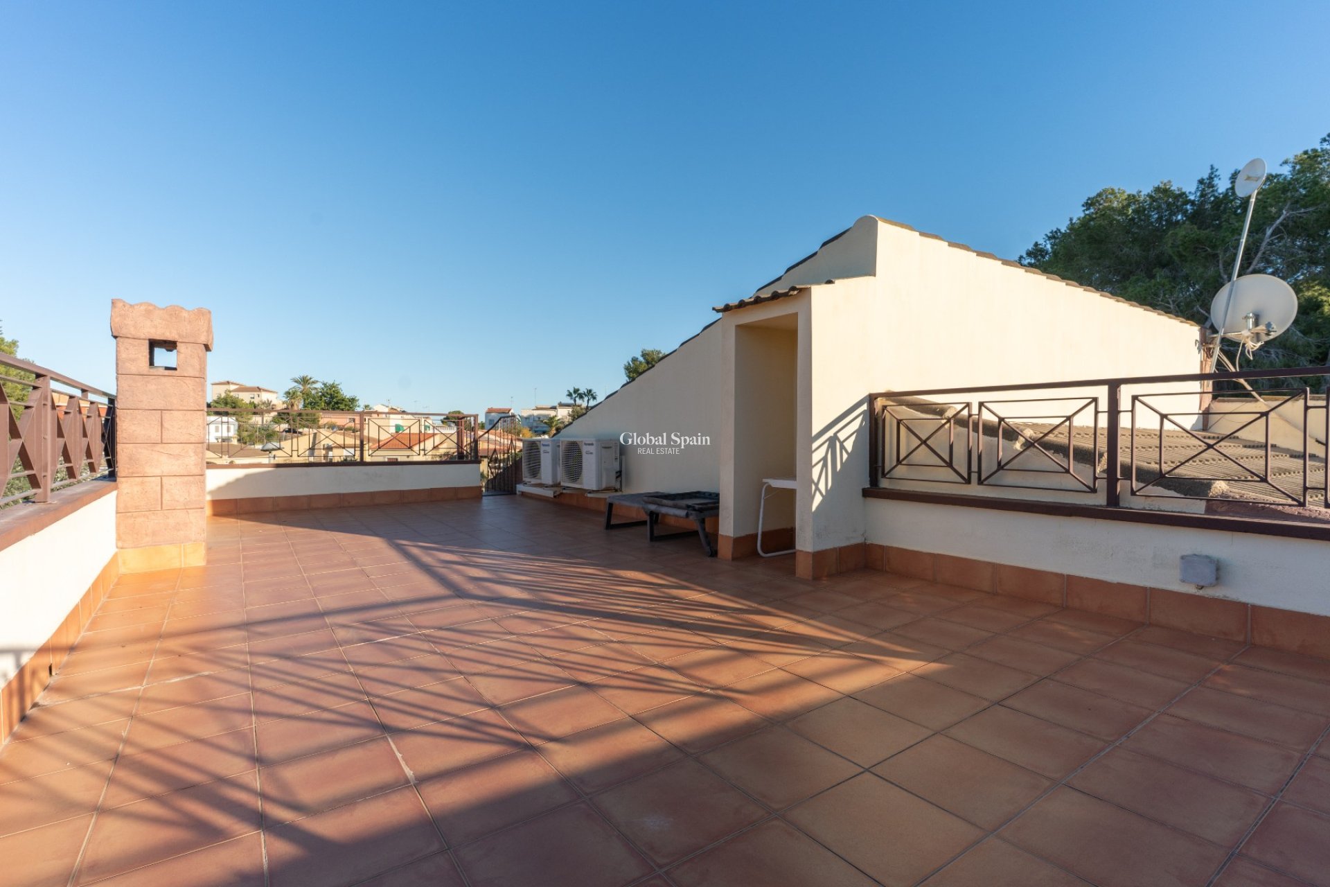 Wiederverkauf - Villa / Doppelhaushälfte -
TORREVIEJA - LOS BALCONES - LOS ALTOS
