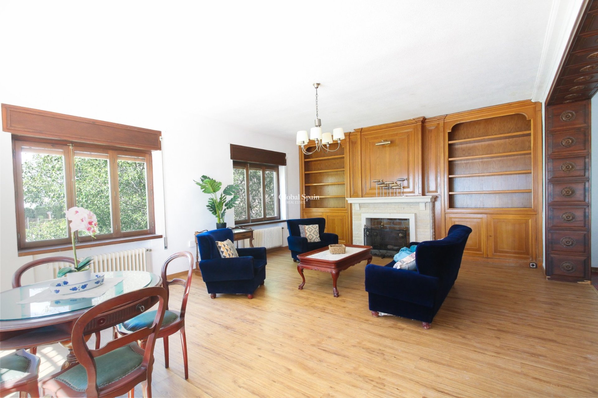 Wiederverkauf - VILLA -
EL CAMPELLO - Costa Blanca