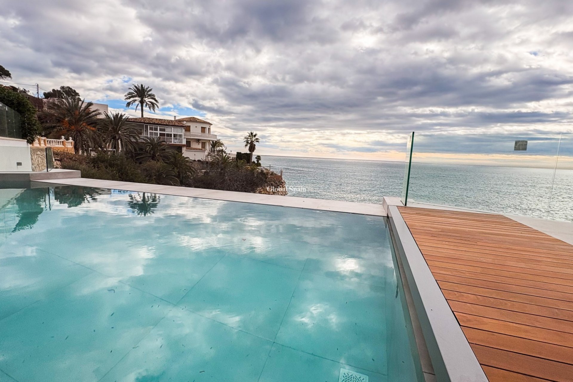 Wiederverkauf - VILLA -
EL CAMPELLO - Coveta Fuma