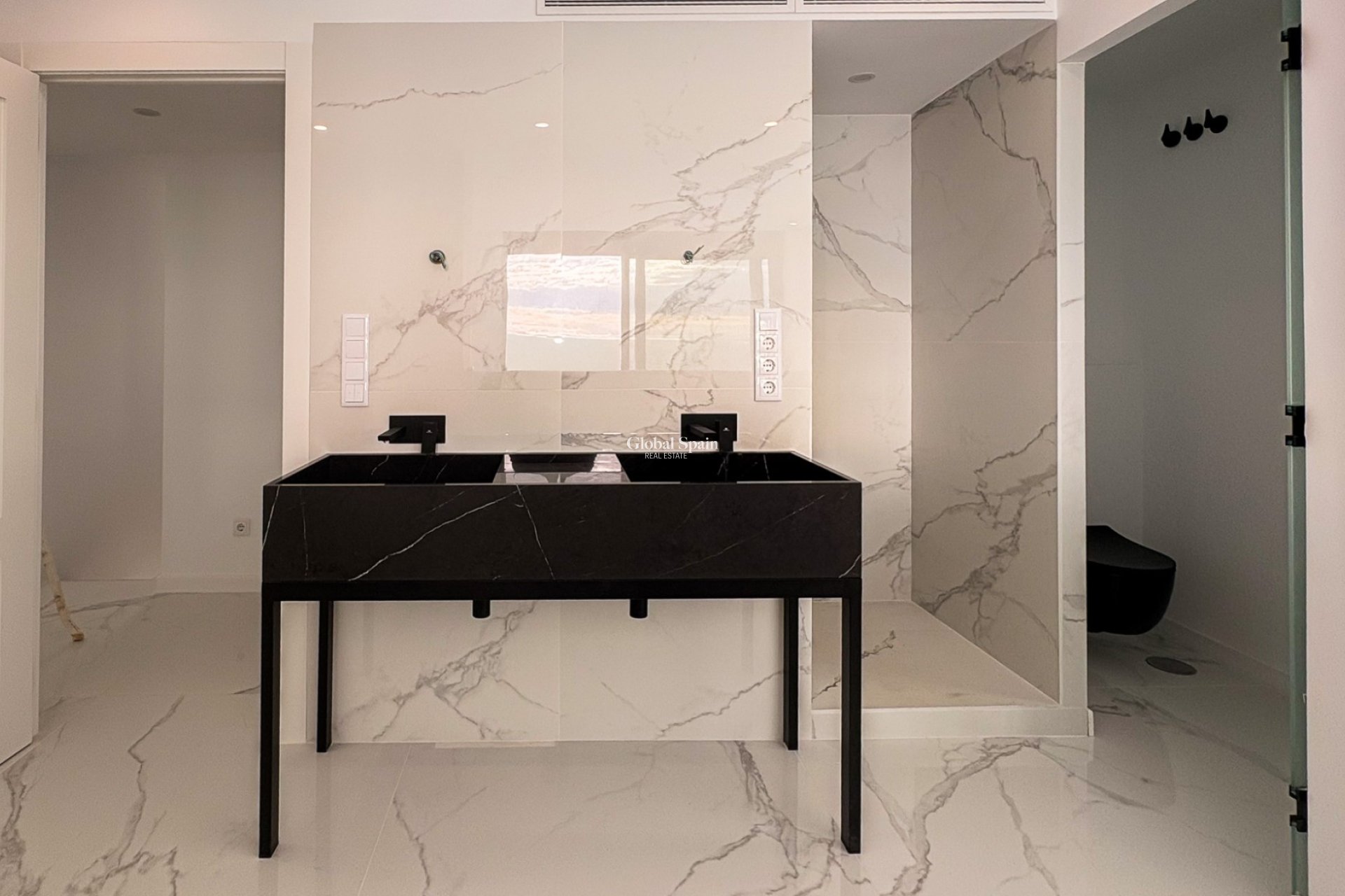 Wiederverkauf - VILLA -
EL CAMPELLO - Coveta Fuma