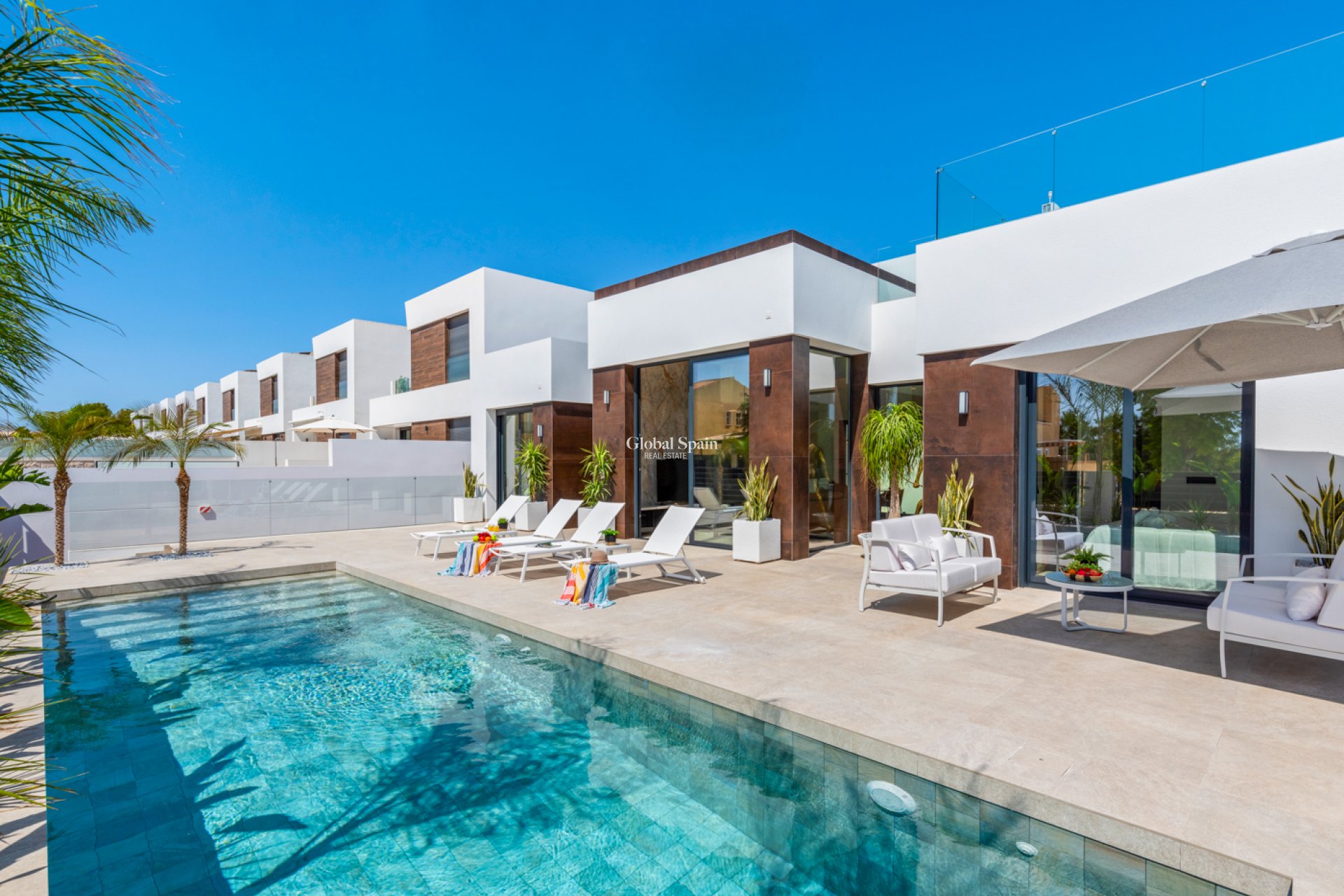 Wiederverkauf - VILLA -
EL CAMPELLO - El Amerador
