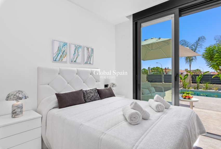 Wiederverkauf - Villa -
El Campello - El Amerador