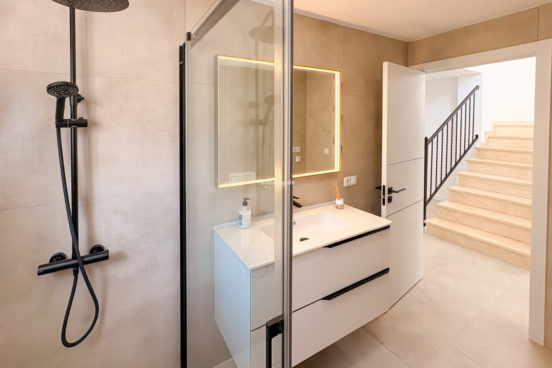 Wiederverkauf - VILLA -
EL CAMPELLO - Pueblo Acantilado - Venta Lanuza