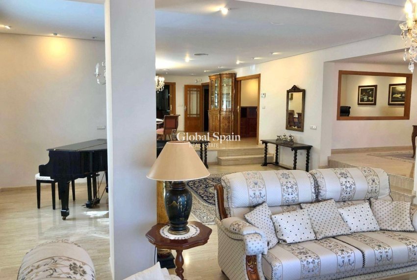 Wiederverkauf - VILLA -
EL PALMAR - El Palmar