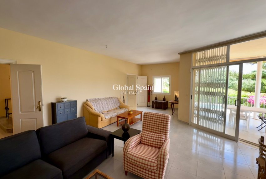 Wiederverkauf - VILLA -
EL RÀFOL D'ALMÚNIA - El Ràfol D'Almúnia