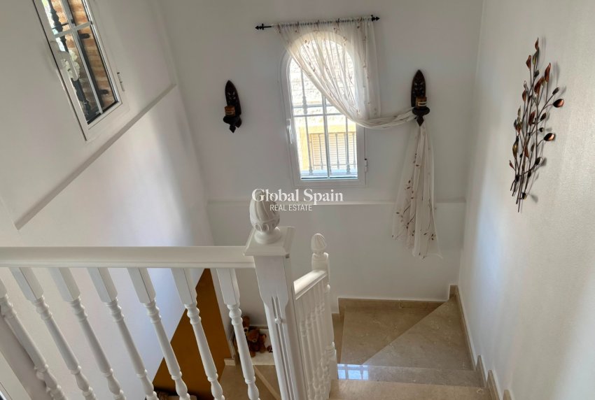 Wiederverkauf - VILLA -
EL RASO - Costa Blanca