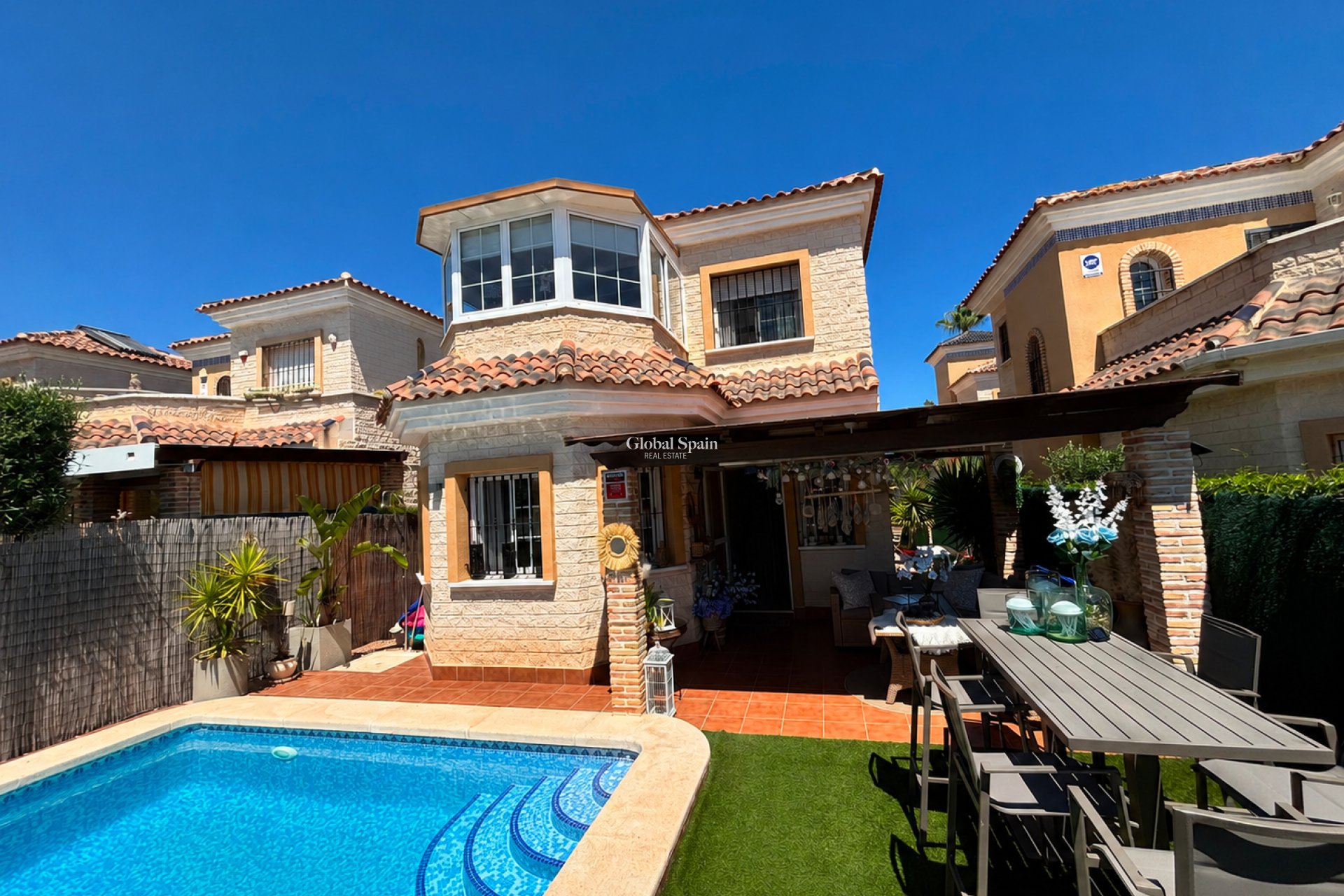 Wiederverkauf - VILLA -
EL RASO - Costa Blanca