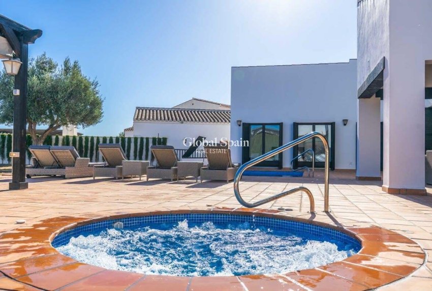 Wiederverkauf - VILLA -
El Valle Golf Resort - Inland