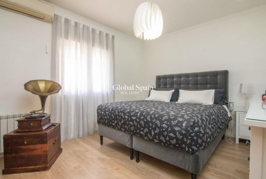 Wiederverkauf - VILLA -
ELCHE - Costa Blanca