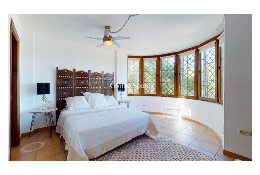 Wiederverkauf - VILLA -
ELCHE - Costa Blanca