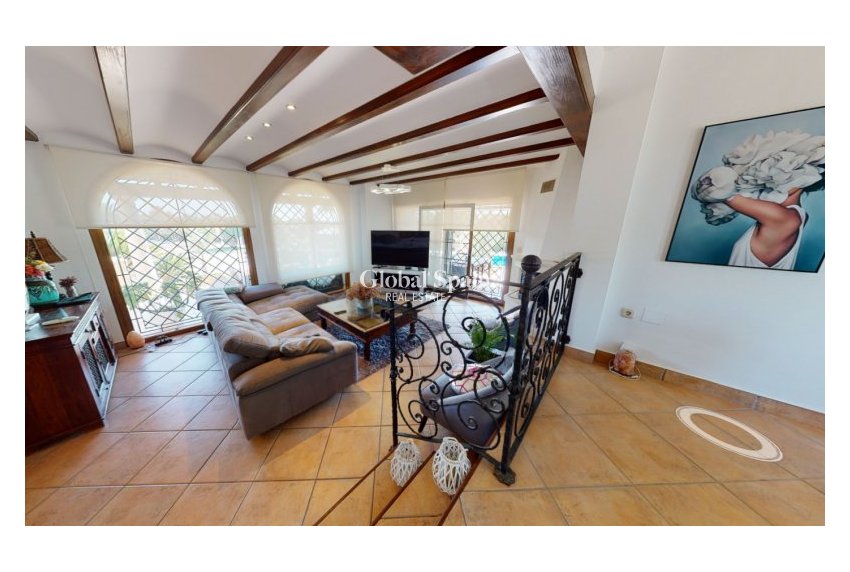 Wiederverkauf - VILLA -
ELCHE - Costa Blanca