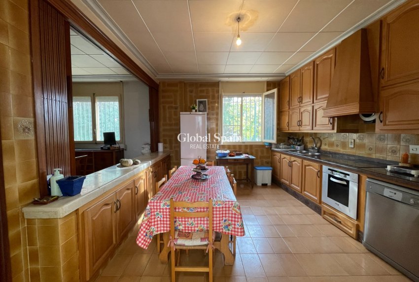 Wiederverkauf - VILLA -
ELCHE - Costa Blanca