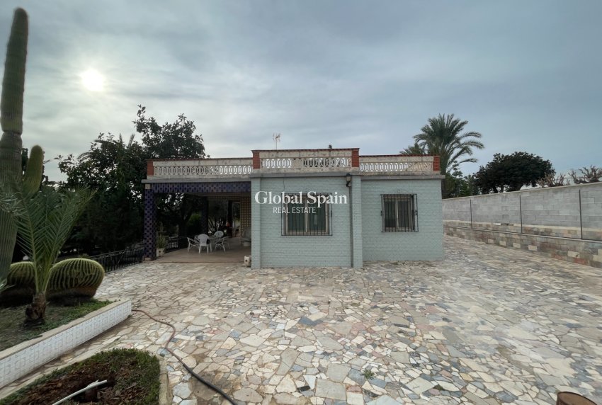 Wiederverkauf - VILLA -
ELCHE - Costa Blanca