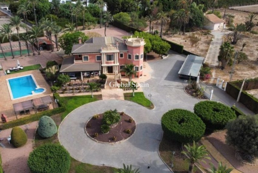 Wiederverkauf - VILLA -
ELCHE - Costa Blanca