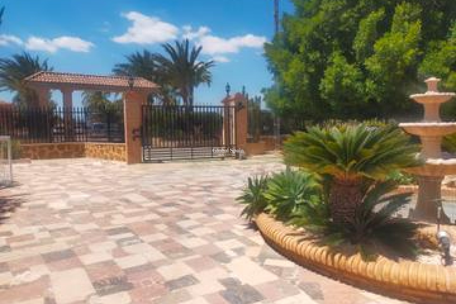 Wiederverkauf - VILLA -
ELCHE - Costa Blanca