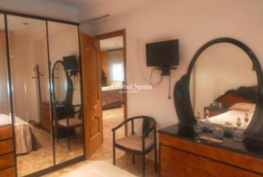 Wiederverkauf - VILLA -
ELCHE - Costa Blanca