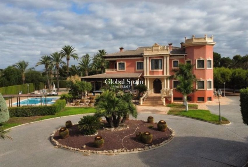 Wiederverkauf - VILLA -
ELCHE - Costa Blanca