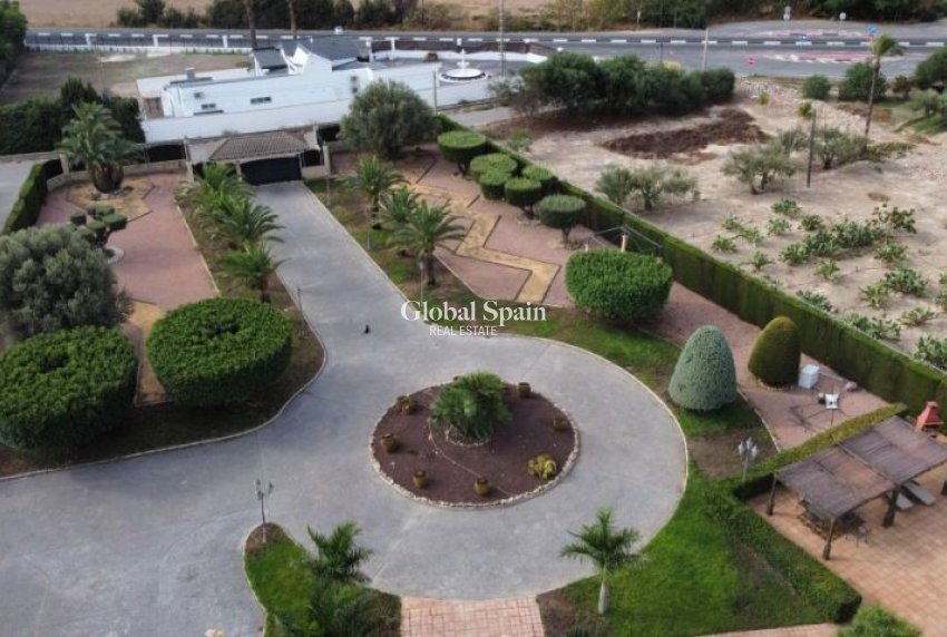 Wiederverkauf - VILLA -
ELCHE - Costa Blanca