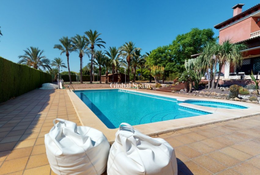 Wiederverkauf - VILLA -
ELCHE - Costa Blanca