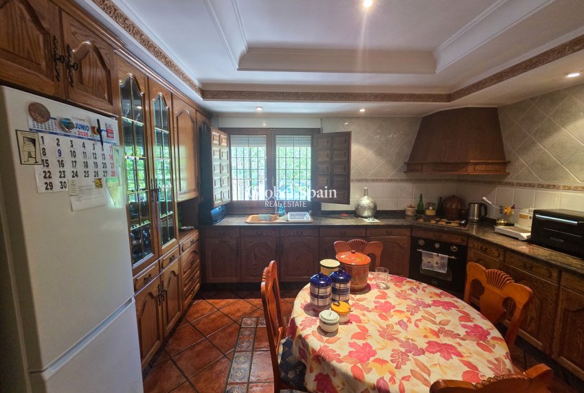 Wiederverkauf - VILLA -
ELCHE - Costa Blanca