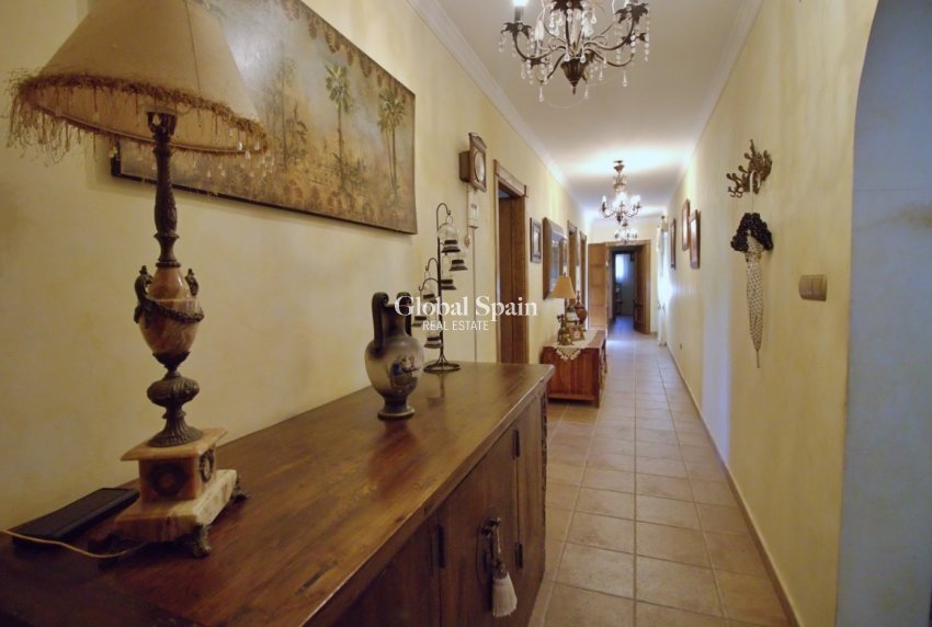 Wiederverkauf - VILLA -
ELCHE - Valverde