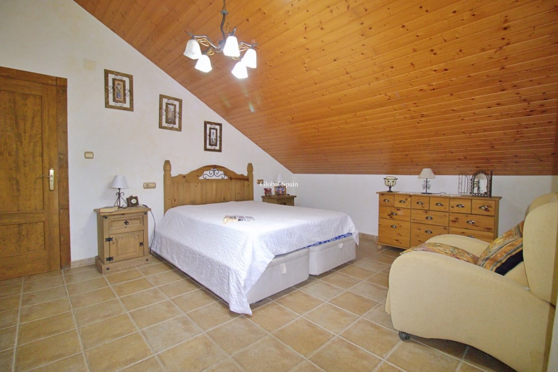 Wiederverkauf - VILLA -
ELCHE - Valverde