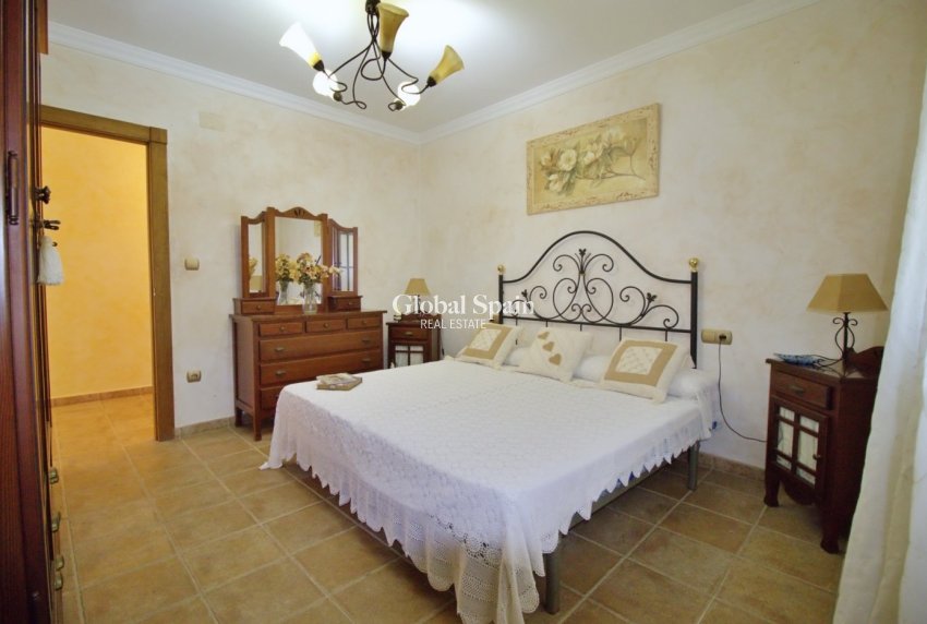 Wiederverkauf - VILLA -
ELCHE - Valverde