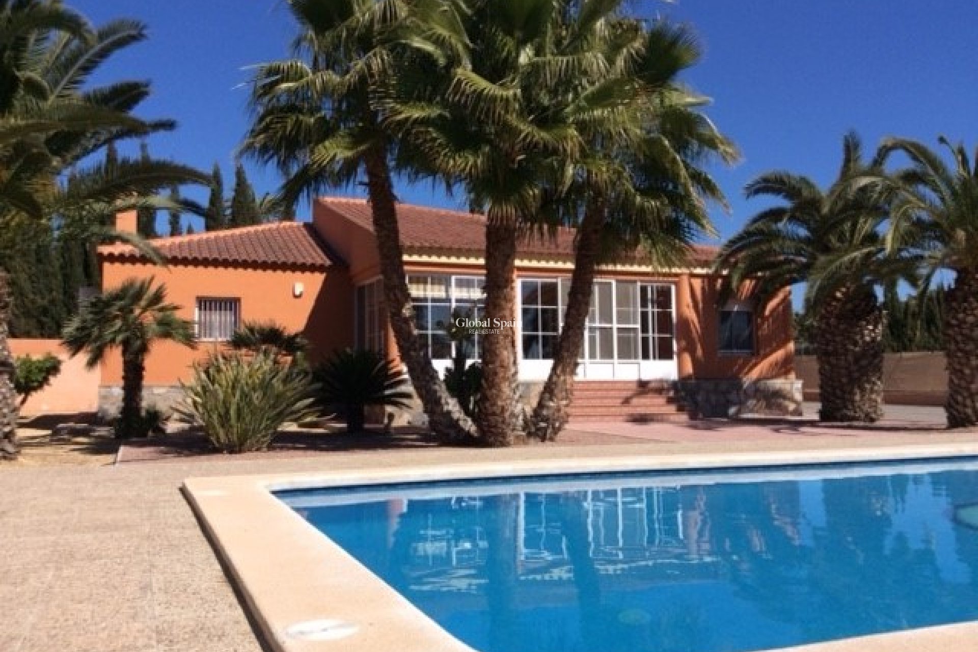 Wiederverkauf - VILLA -
ELCHE