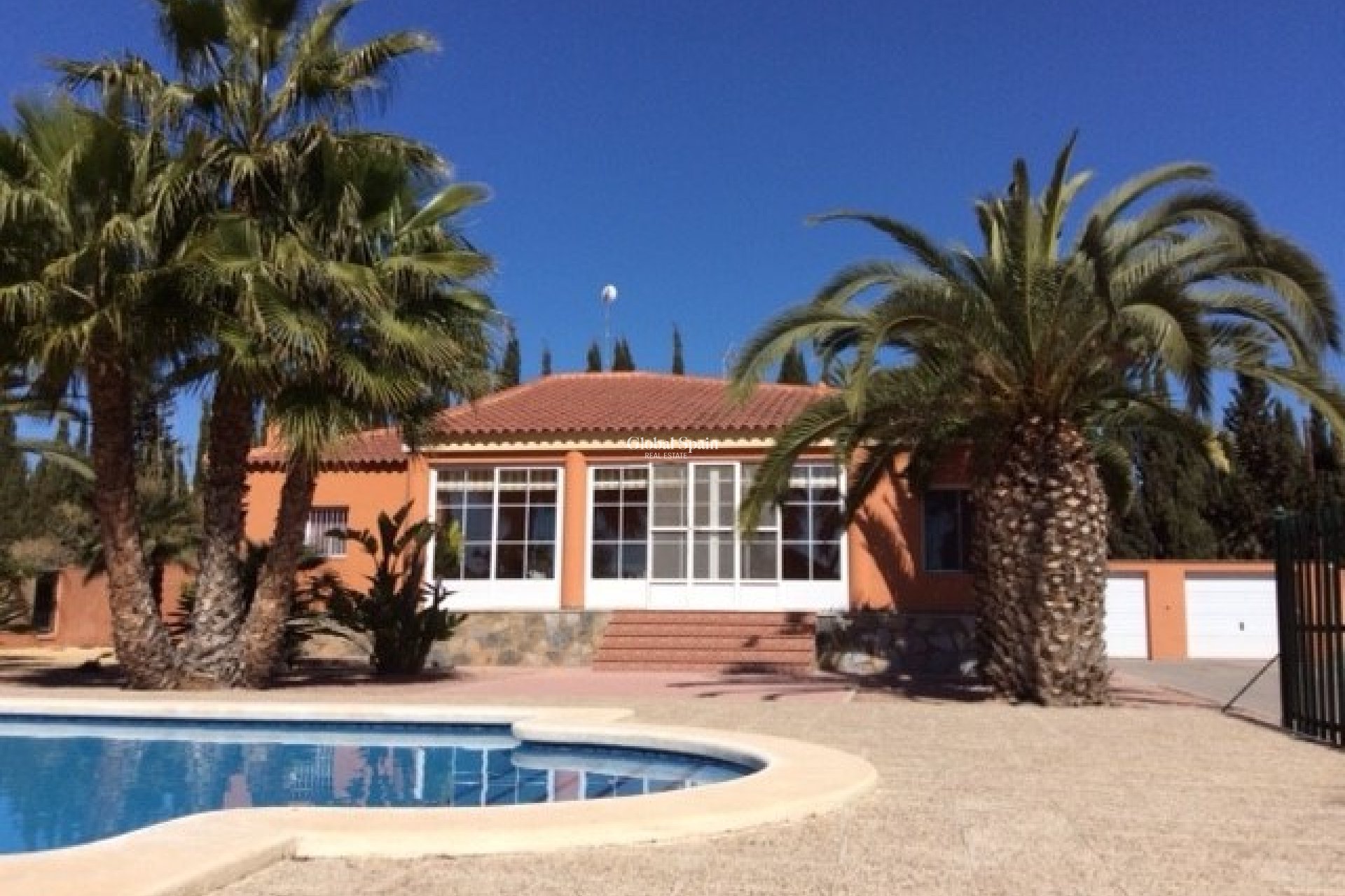 Wiederverkauf - VILLA -
ELCHE