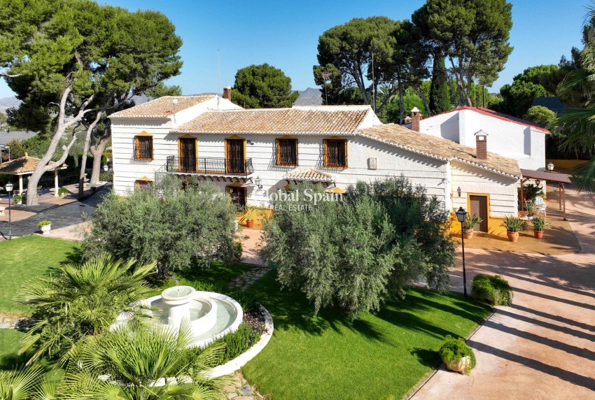 Wiederverkauf - Villa -
Elda